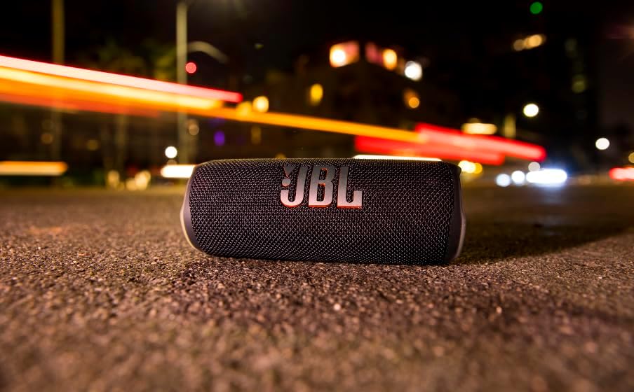 JBL Flip 6 Bluetooth Box in Blue - Waterproof Portable Speaker with 2-Way Speaker System for Powerful Sound - Up to 12 Hours of Wireless Music Play
